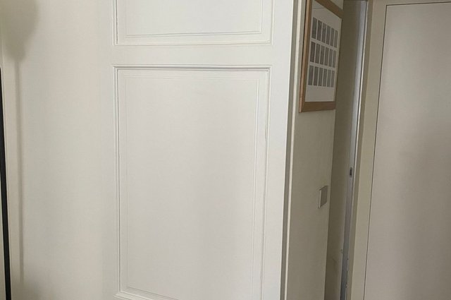 Porta scorrevole stile barn door laccata bianca