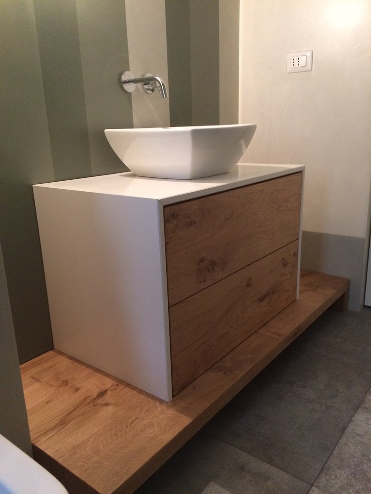 Mobile bagno di design bianco e rovere