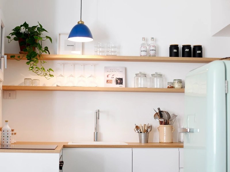 Mensole cucina in legno con illuminazione integrata