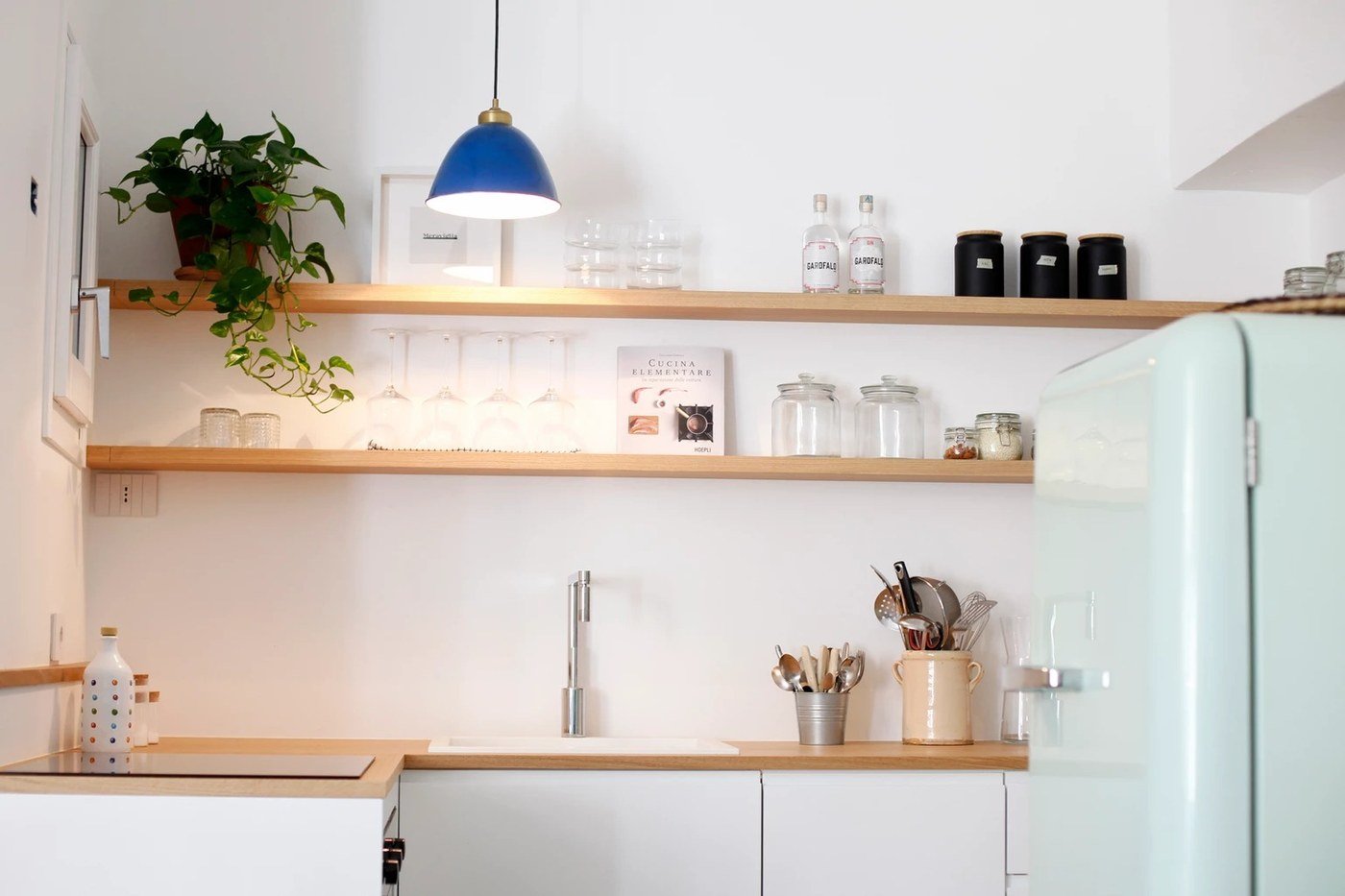 Mensole cucina in legno con illuminazione integrata