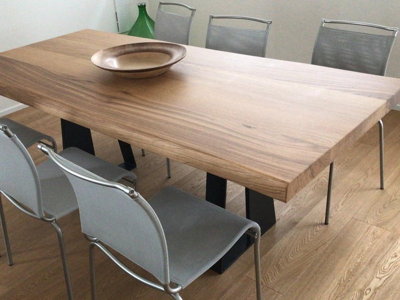 Tavolo da pranzo in legno massello